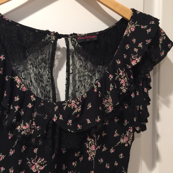 LIKE NEW Miss Selfridge Floral Lace Dress UK 12 S - Picture 2 of 7